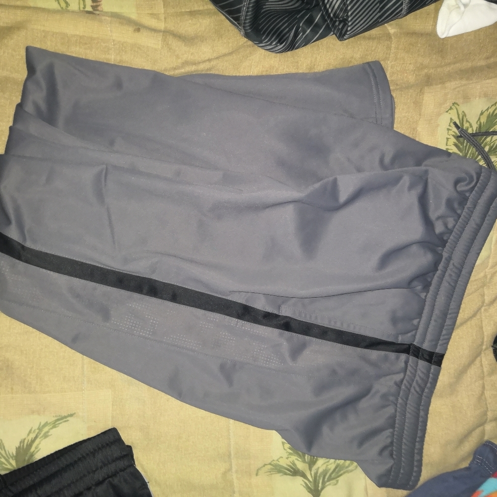 Gray tapered men's sweatpants